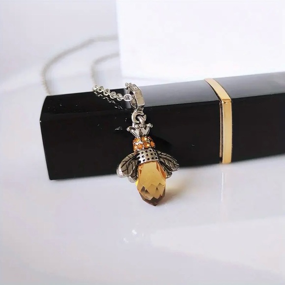 “Amber Abdomen Queen Bee” Faceted Tomenta Bumblebee Honeybee Victorian Necklace - Picture 8 of 16